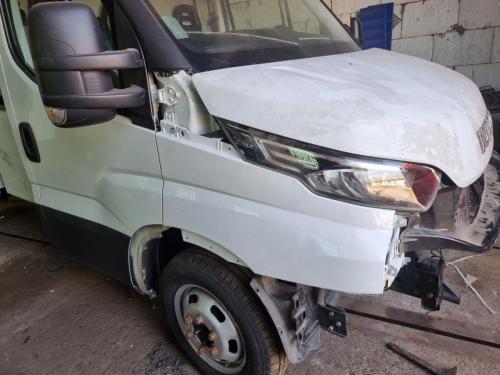Iveco daily. Ремонт левой четверти крыла