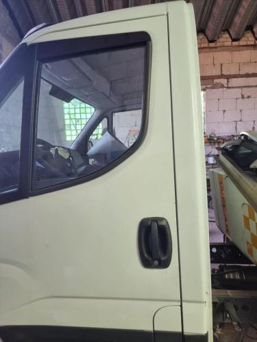 Iveco daily. Выставленные зазоры двери